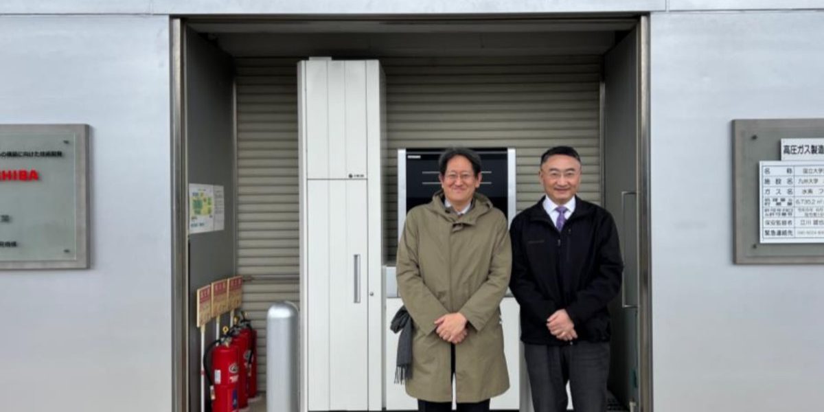 professor zhou in kyushu hydrogen station